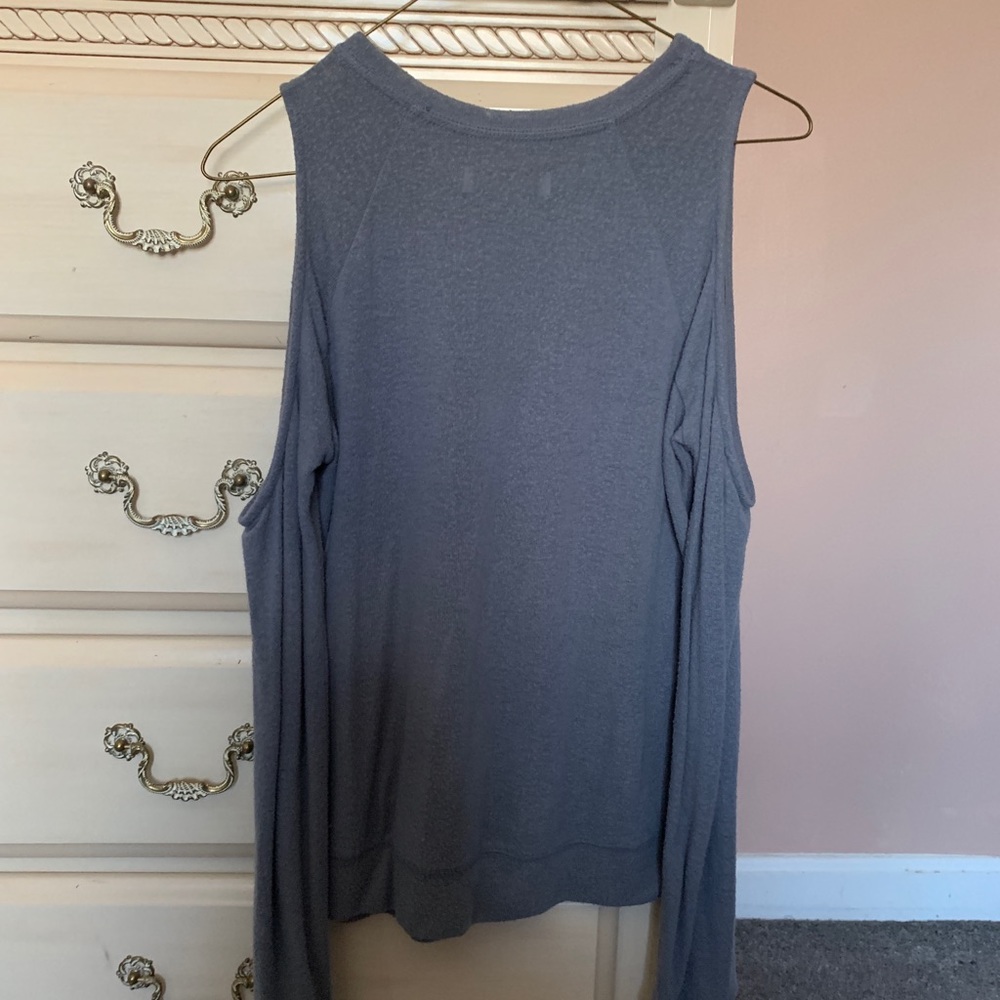 sweater - Picture 2 of 2